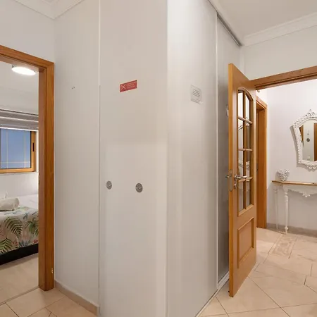 Cozy Nest Apartment *